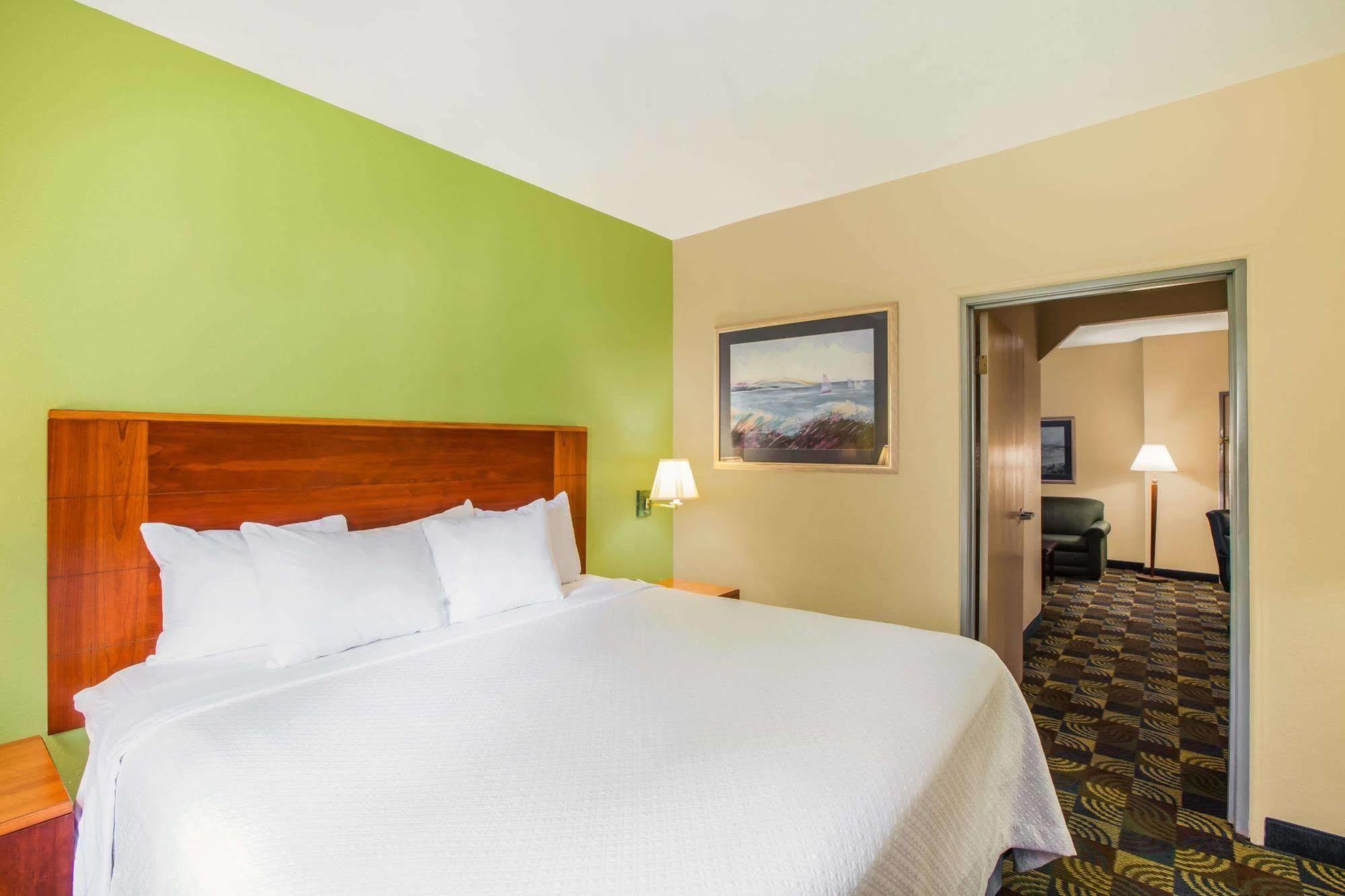 Days Inn & Suites By Wyndham Corpus Christi Central Ngoại thất bức ảnh